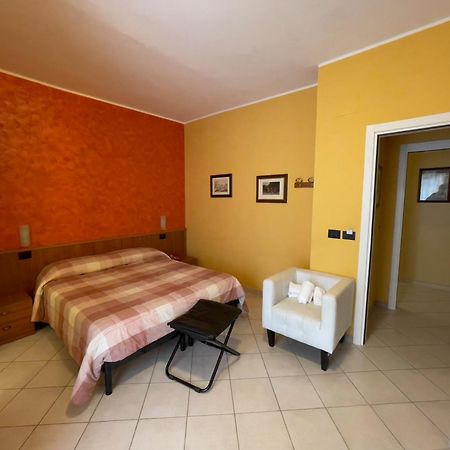 Hotel La Lanterna Silvi Marina Esterno foto