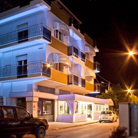 Hotel La Lanterna Silvi Marina Esterno foto