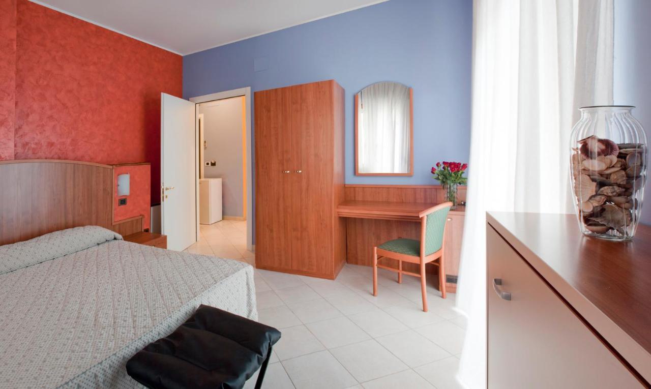 Hotel La Lanterna Silvi Marina Esterno foto