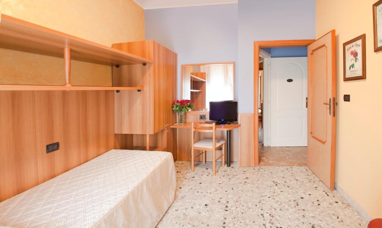Hotel La Lanterna Silvi Marina Esterno foto