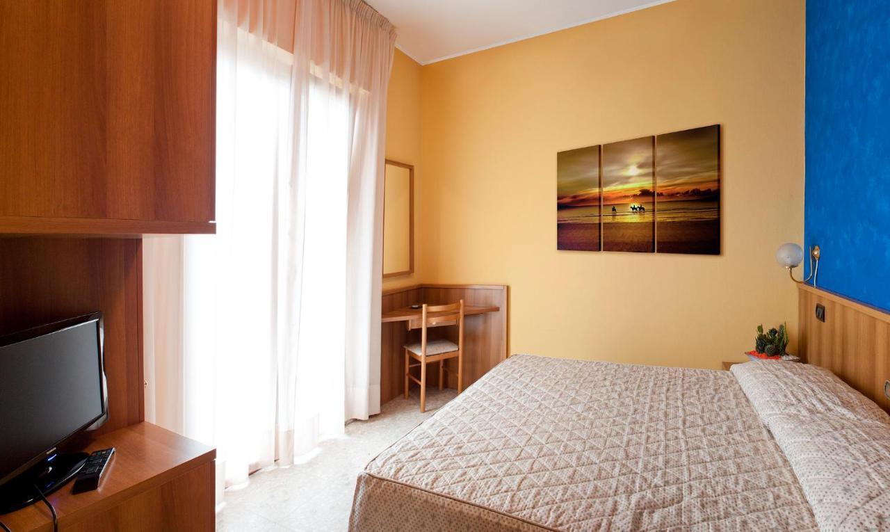 Hotel La Lanterna Silvi Marina Esterno foto