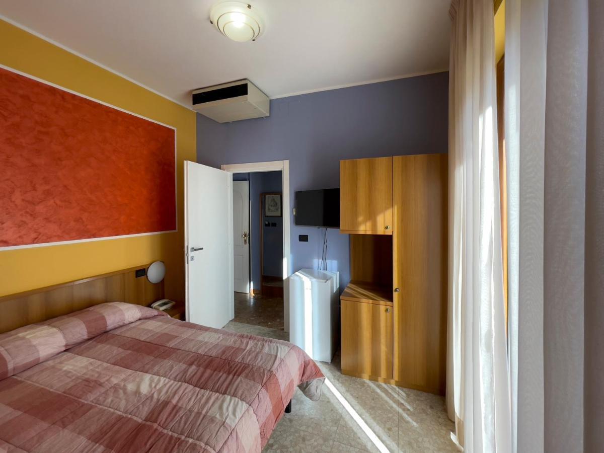 Hotel La Lanterna Silvi Marina Esterno foto