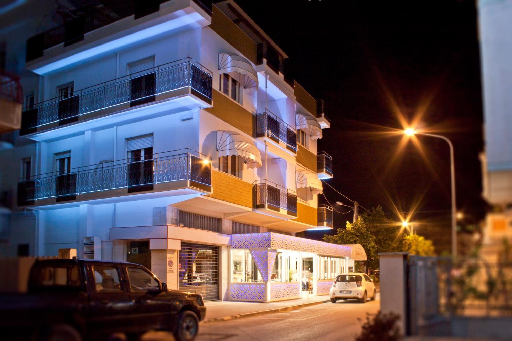 Hotel La Lanterna Silvi Marina Esterno foto