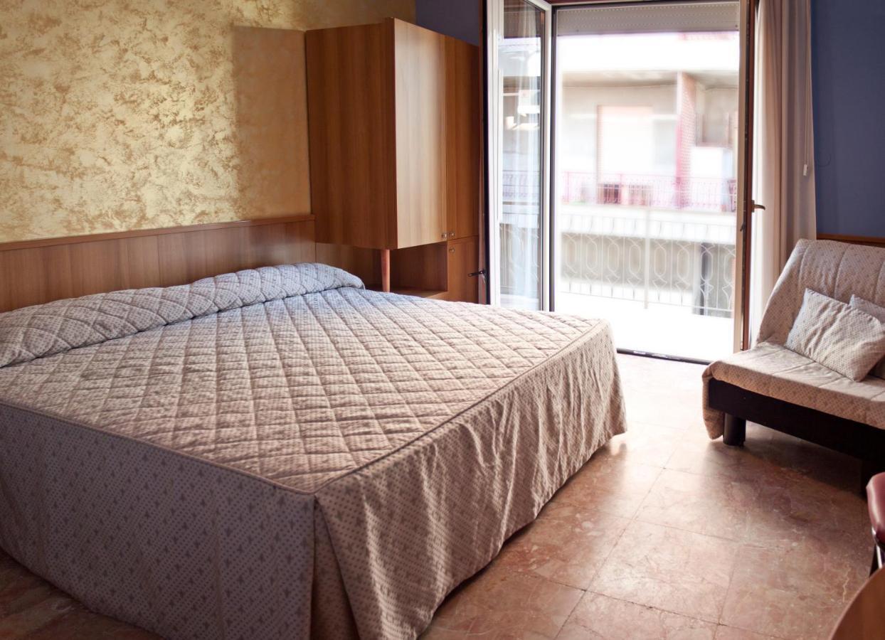Hotel La Lanterna Silvi Marina Esterno foto