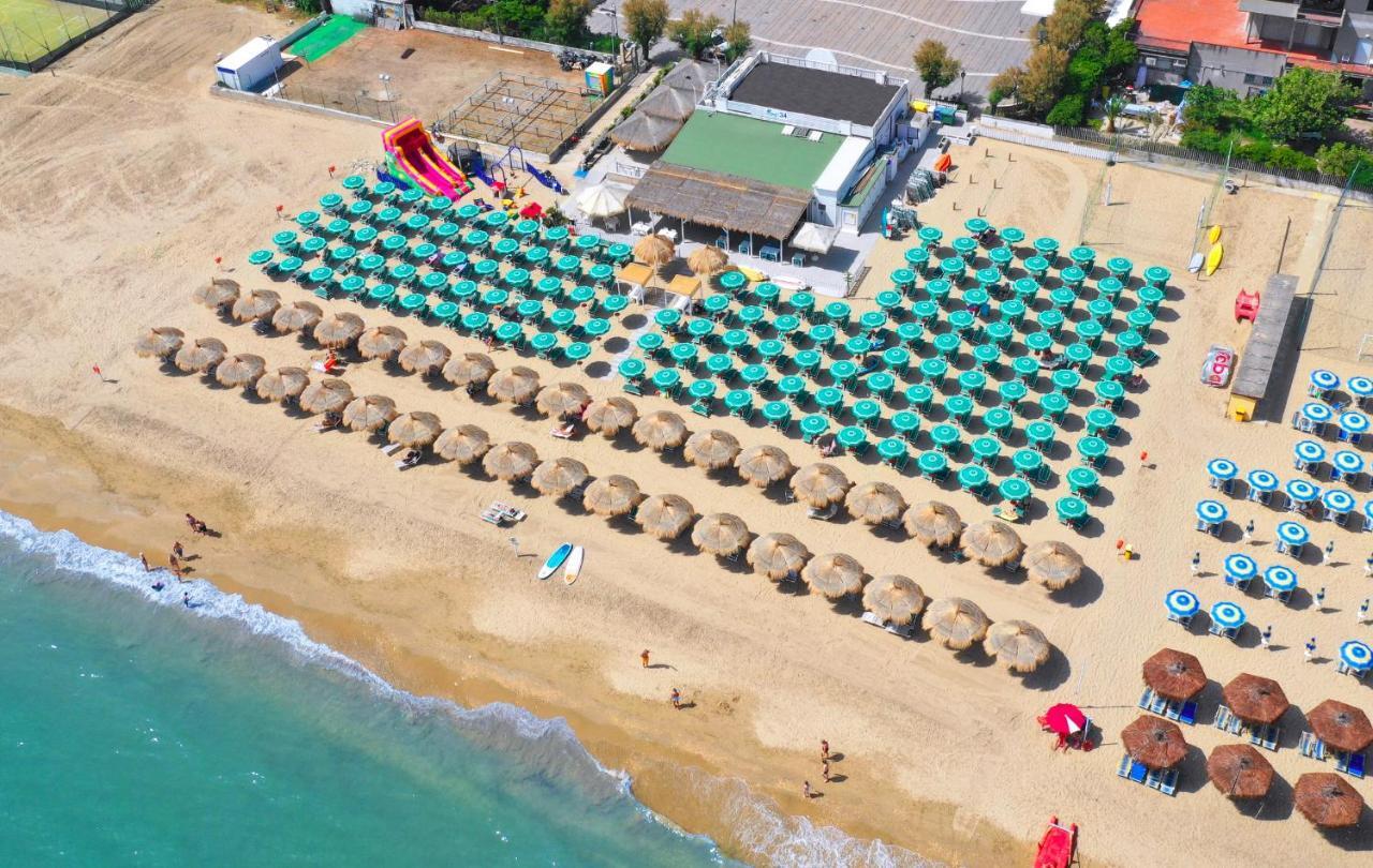 Hotel La Lanterna Silvi Marina Esterno foto